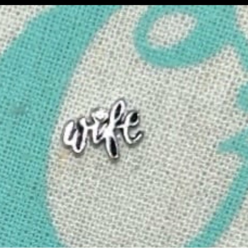 Origami Owl Silver Script Wife Charm - retired
** listing is for one (1) charm